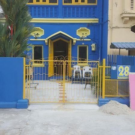 28 Bahari Hotell George Town Exteriör bild