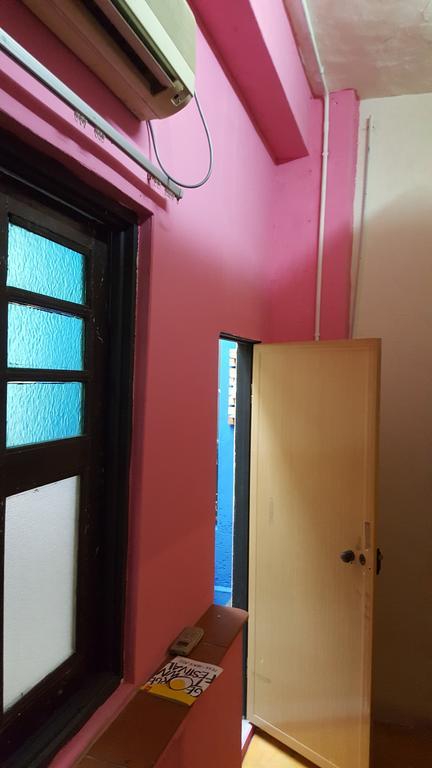 28 Bahari Hotell George Town Exteriör bild
